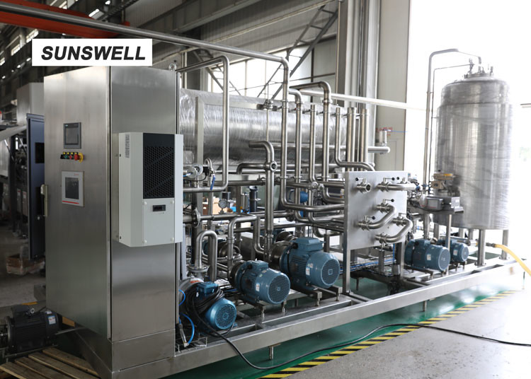 China Adjustment Ratio Carbonated Filling Machine Used In Beverage Making Production Line wholesale