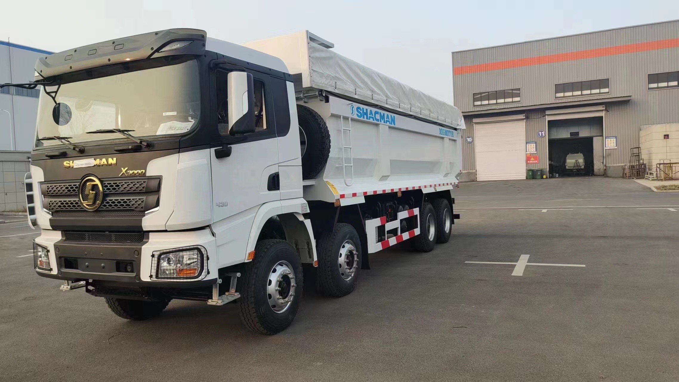 China SHACMAN X3000 Dump Truck  8x4 380Hp EuroII White wholesale