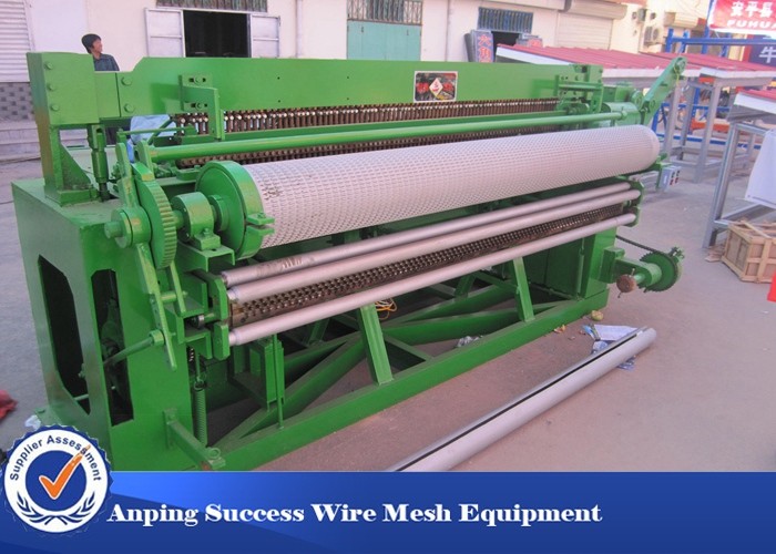 China 5x150 Feet Welded Wire Mesh Machine With PLC Control System 2600x1700x1350mm  wholesale