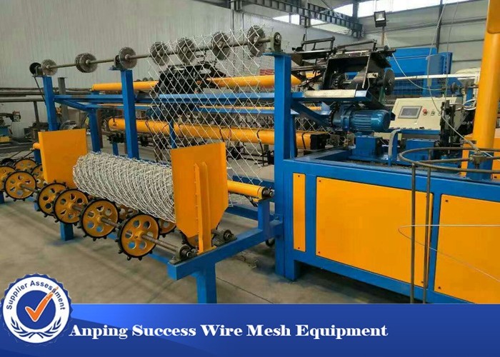 China 4m Width Chain Link Fence Making Machine / Chain Link Weaving Machine High Effciency wholesale