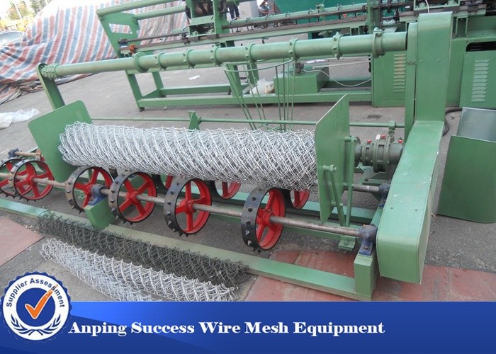 China 2000mm Single Wire Chain Link Fence Making Machine Fully Automatic wholesale