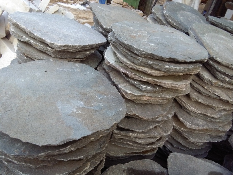 China Grey Slate Garden Stepping Stones Round Natural Paving Stone Exterior Landscaping Stone Pavers wholesale