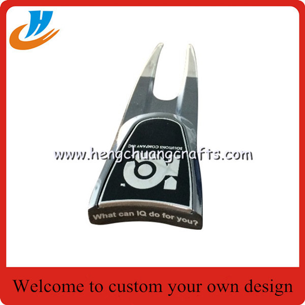 China New design custom golf accessory enamel pin golf badge fork with custom logo wholesale