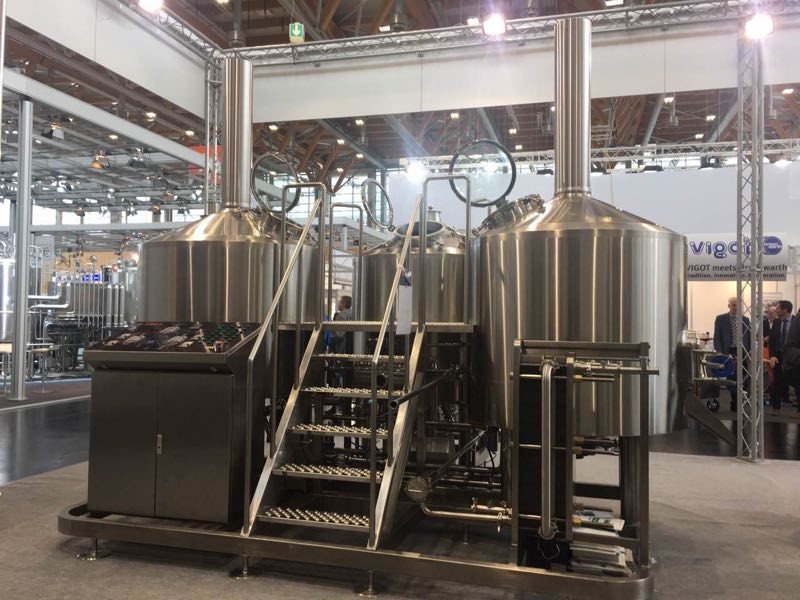 SUS 304 7Bbl Large Scale Brewing Equipment Semi Automatic Control System