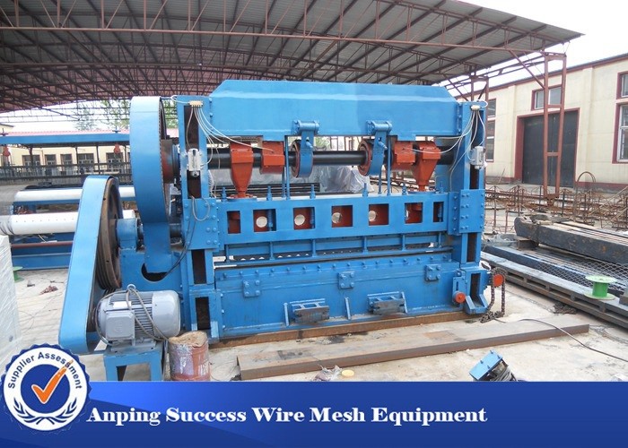 China High Efficiency Expanded Metal Mesh Making Machine Advanced Design 1m Width wholesale