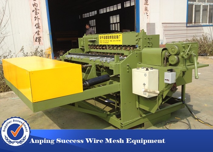 China Automatic Welded Wire Mesh Machine Adopts Electrical Synchronous Control Technique wholesale