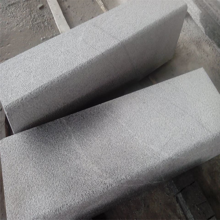 China China Granite Side Stone Dark Grey G654 Granite Kerbstone Curbstone Bush Hammered Finish wholesale
