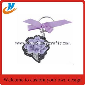 China Soft enamel metal keychain,flower metal gift keychain with key chains design wholesale