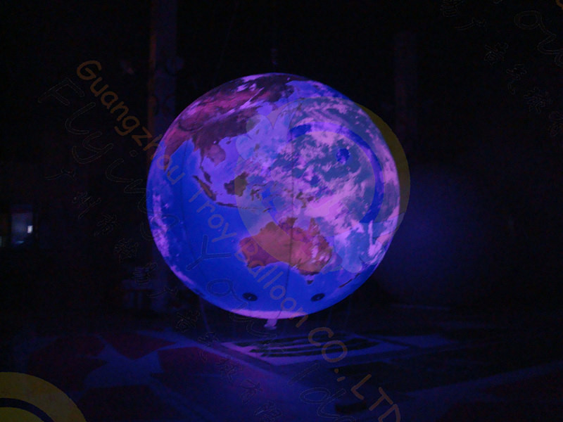 China 0.18mm PVC Inflatable Helium Balloons Attractive globe For Science Exhibition with colorful LED light wholesale