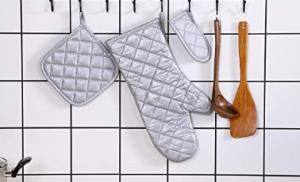 China Comfortable Silver Fireproof Oven Gloves For Home Restaurant Kitchen wholesale