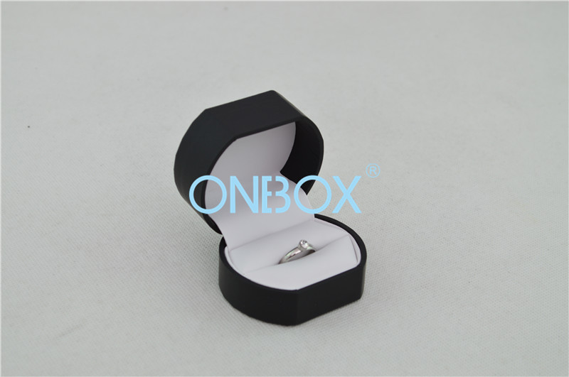 China Single Finger Ring Modern Jewelry Box In Luxury Black Touch Paper With White Suede Lining wholesale