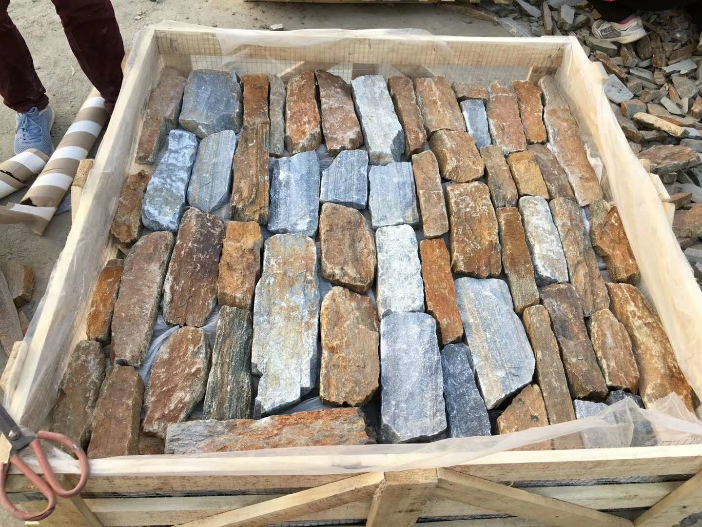 China Rustic/Blue Quartzite Field Stone,Quartzite Field Stone Veneer,Natural Loose Ledgestone,Random Stone Cladding wholesale