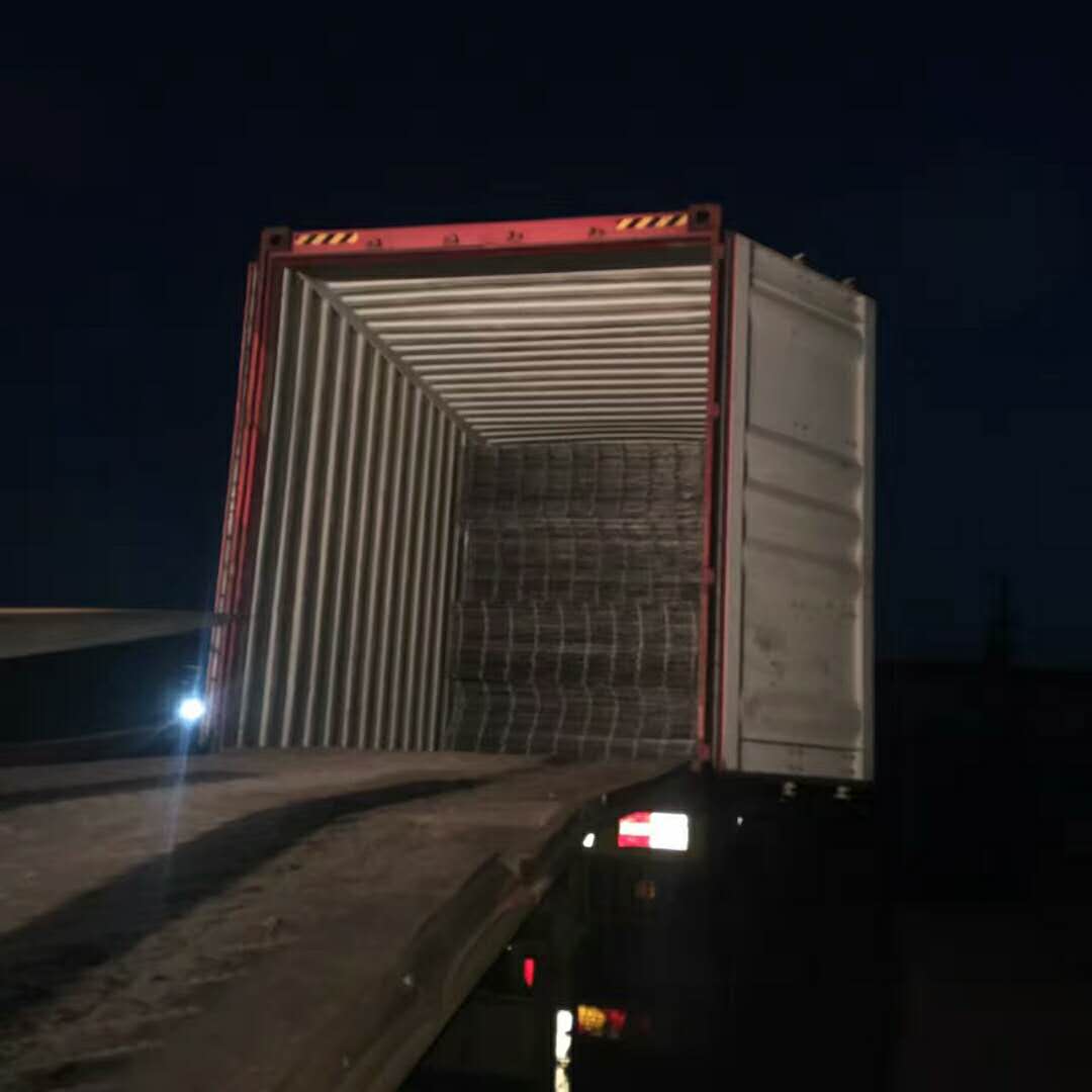 concrete wire mesh loading