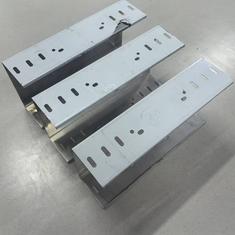Silver Stainless Steel Cable Tray Industrial Wall Mounted Or Suspended 50mm-1000mm Height