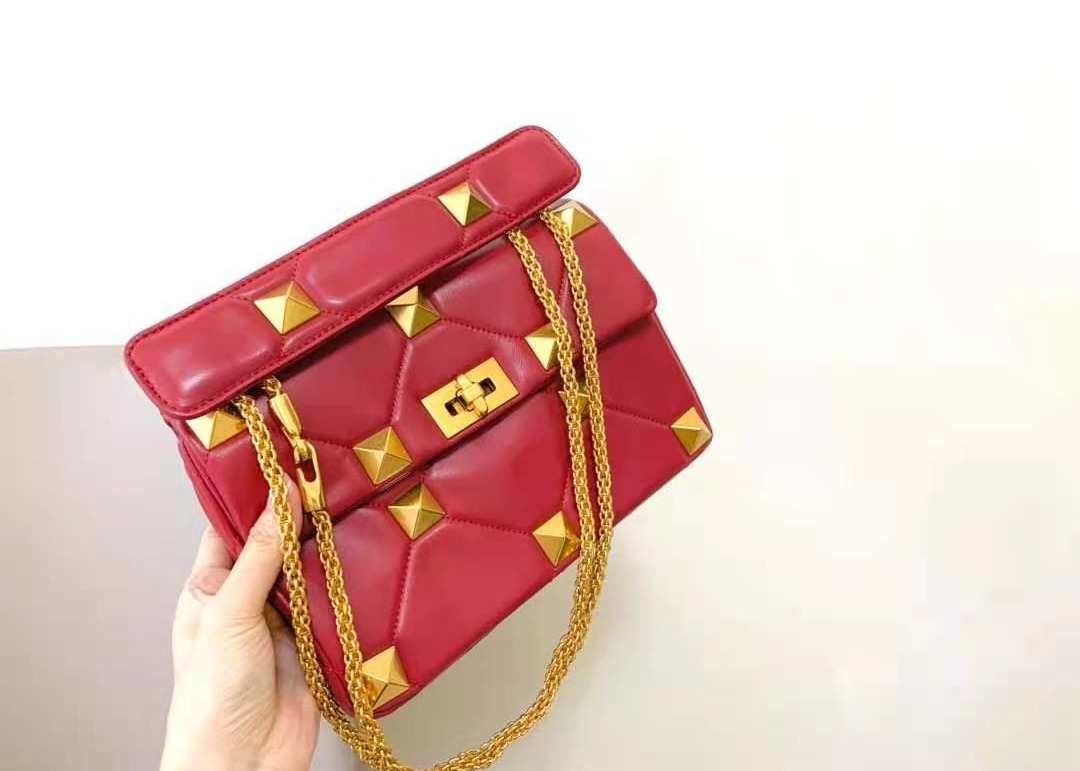 Handhold Gold Rivet Leather Luxury Chain Bag Rhomboid Pattern