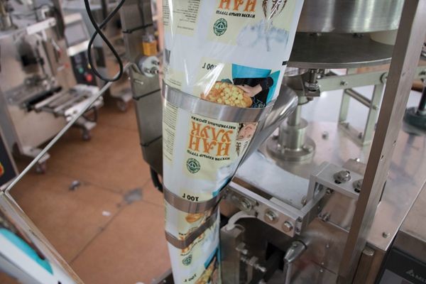 120g 250g 500g 600g sugar salt chili powder cashew nut packing machine with labeling packing machine nuts
