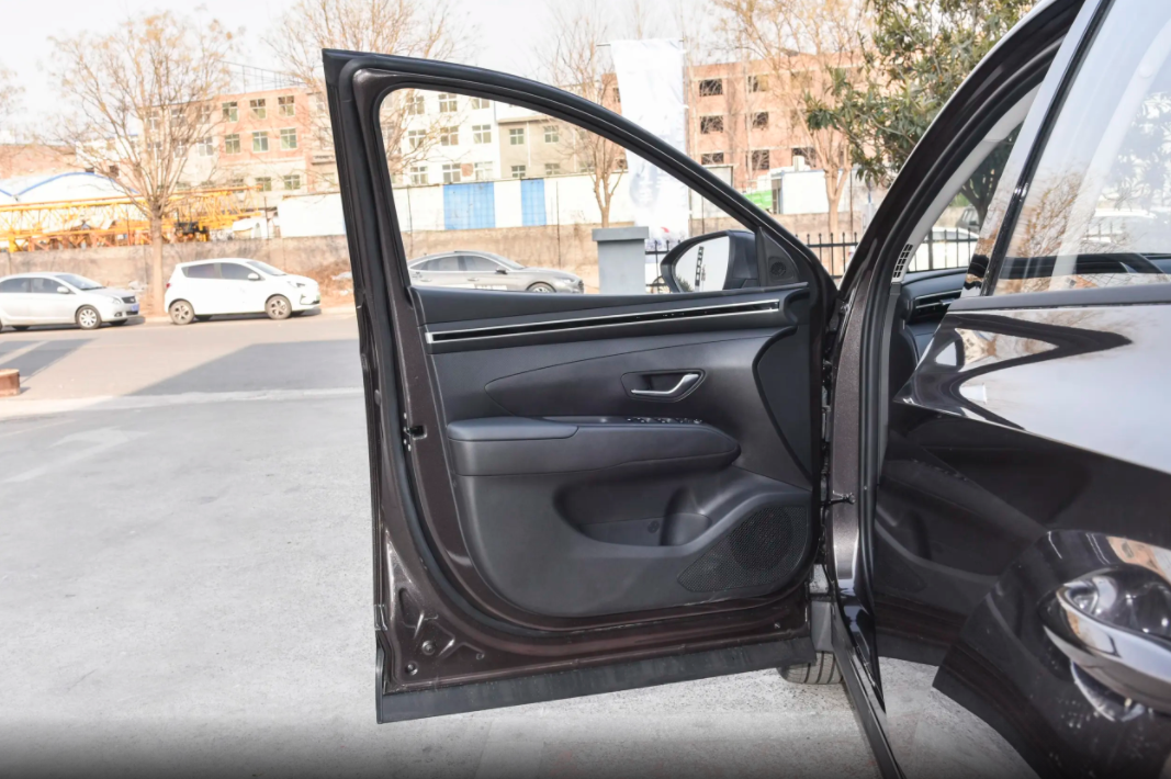 Beijing Hyundai Tucson 5-Door 5-Seater Gasoline Car 4WD SUV Luxury Compact Model SUV
