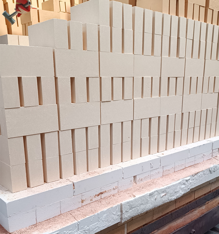 Thermal Shock Resistant Zircon Mullite Brick MZ-20 MFZ-6 for Glass Furnace