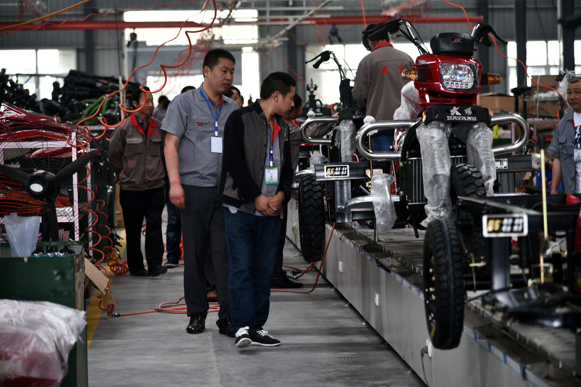 DAYANG African hot 250cc water tank tricycle with iron cabin and water-cooling engine