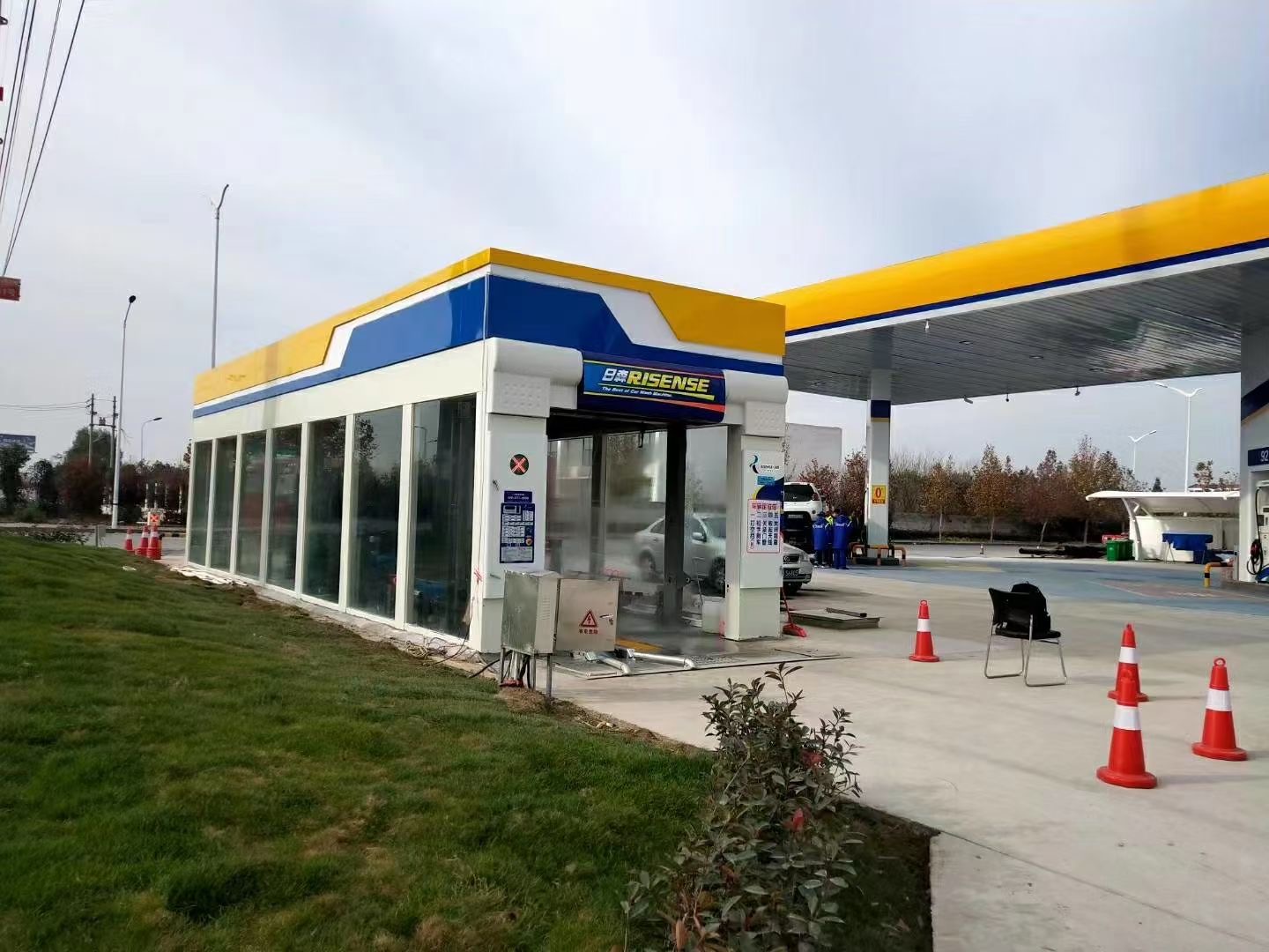 Fully Automatic ExpressTunnel Car Wash Machine with 9 Brushes Conveyor Belt for North/South America Market