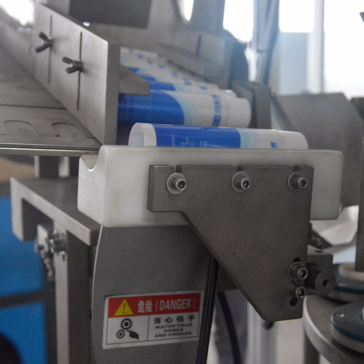 Silicon Chocolate Small Cosmetic Tube Sealing Machine Fast Filling Speed