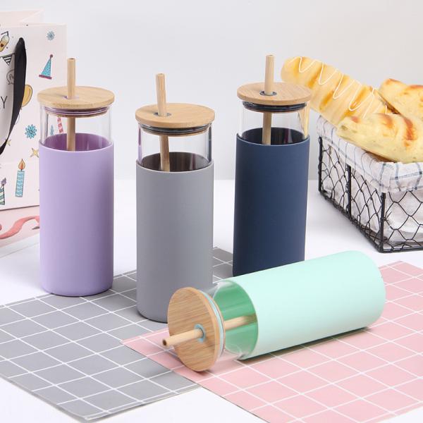 Clear Color Portable Sturdy Silicone Covered Glass Water Bottle Glass Drinking Tumbler With Straw And Bamboo Lid Customized Logo Stylish Design