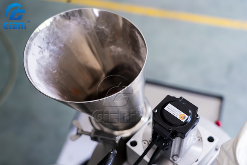900 Pcs/Min Loose Powder Filling Machine 15L Tank With Working Platform
