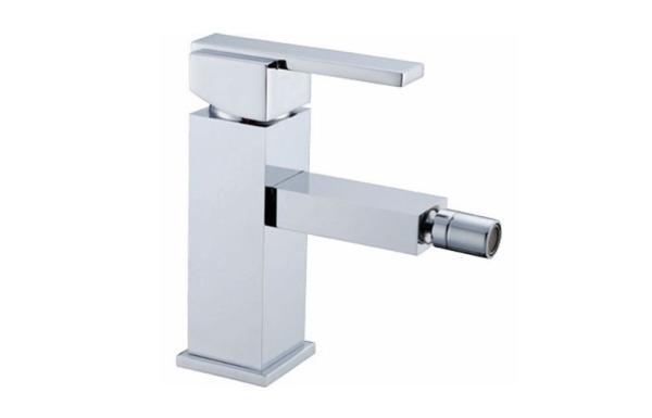 Brass Chrome Single Hole Bathroom Sink Faucet / Single Lever Deck Mounted Brass