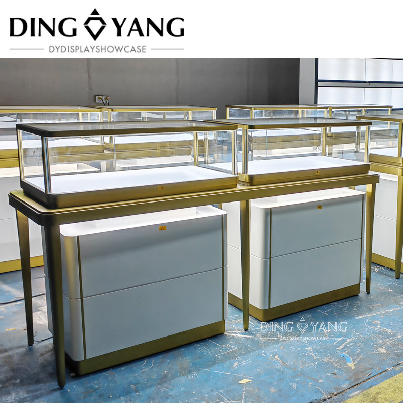 Curved Corners Jewellery Display Counter Showcase Modern Fashion Design