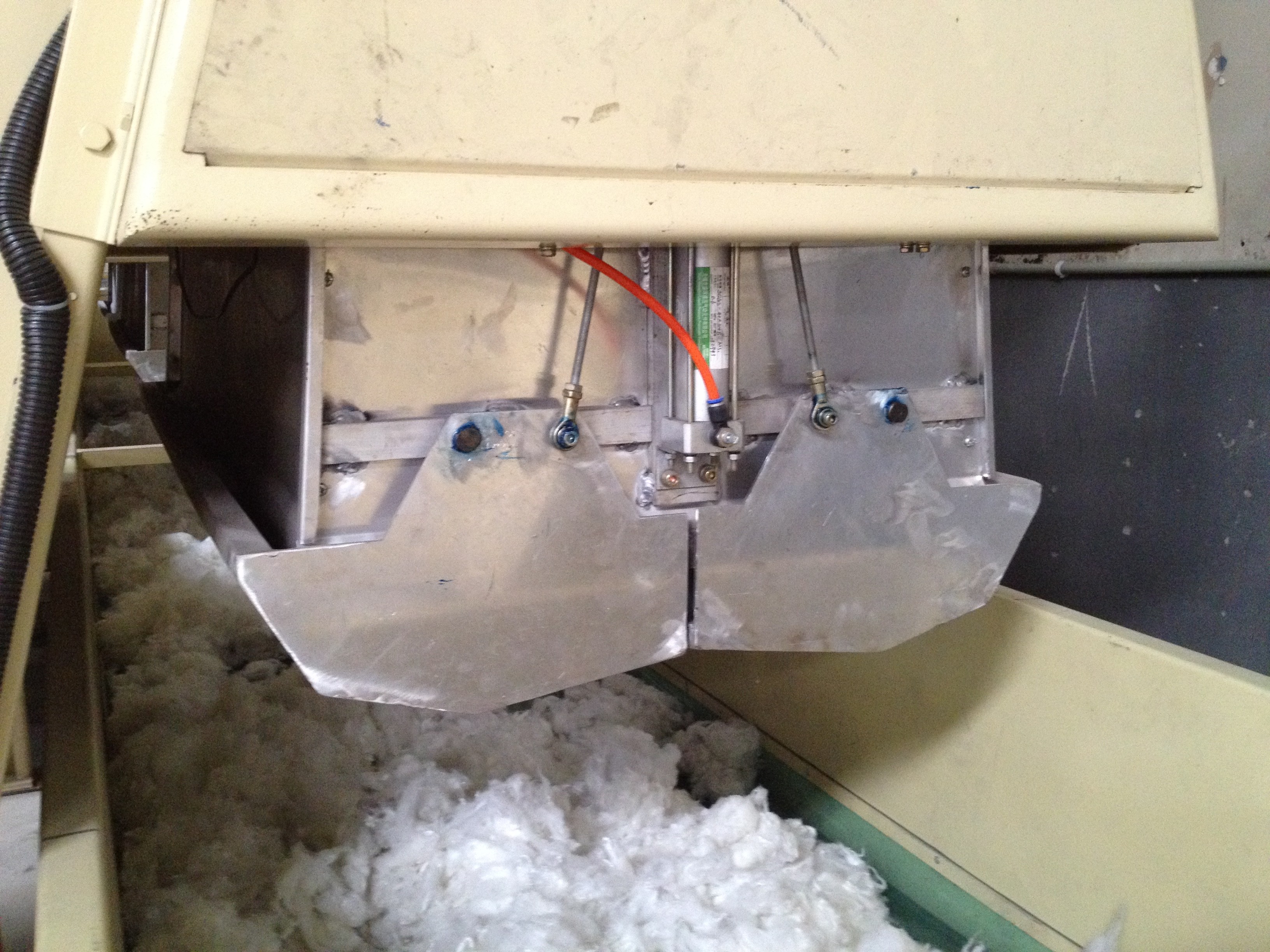 2024 New Type HYKB-160 1600mm Bale Opener Nonwoven Machinery With Electronic Weighing System