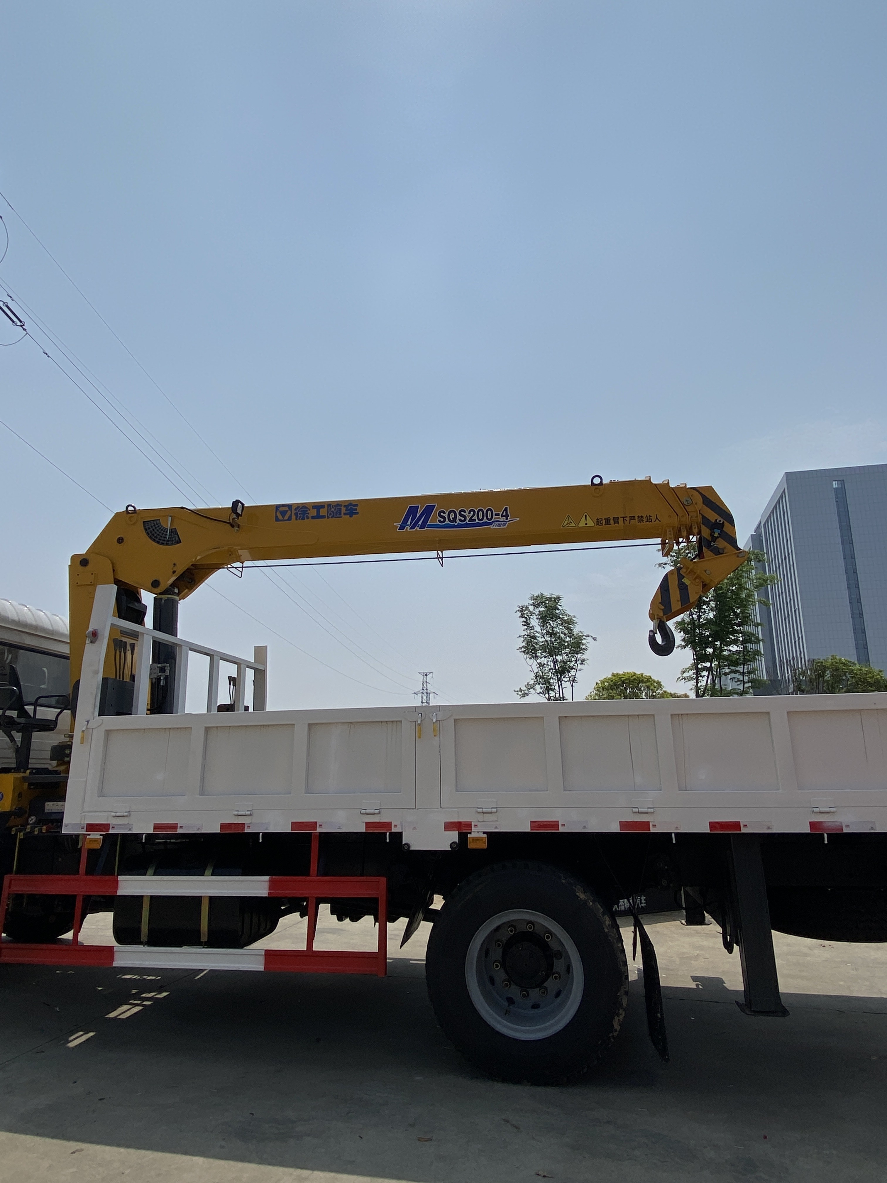 3.2 Tons Crane Truck 4X2 6X4 8X4 Hydraulic Telescopic Boom Crane Truck