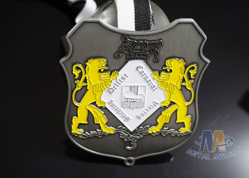 Small Two Lions Logo Enamel Medals Custom Made For Festival Water Proof