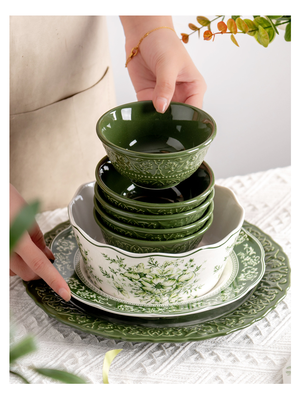European And British Influence Green Porcelain Dinnerware Set For Sustainable Dining