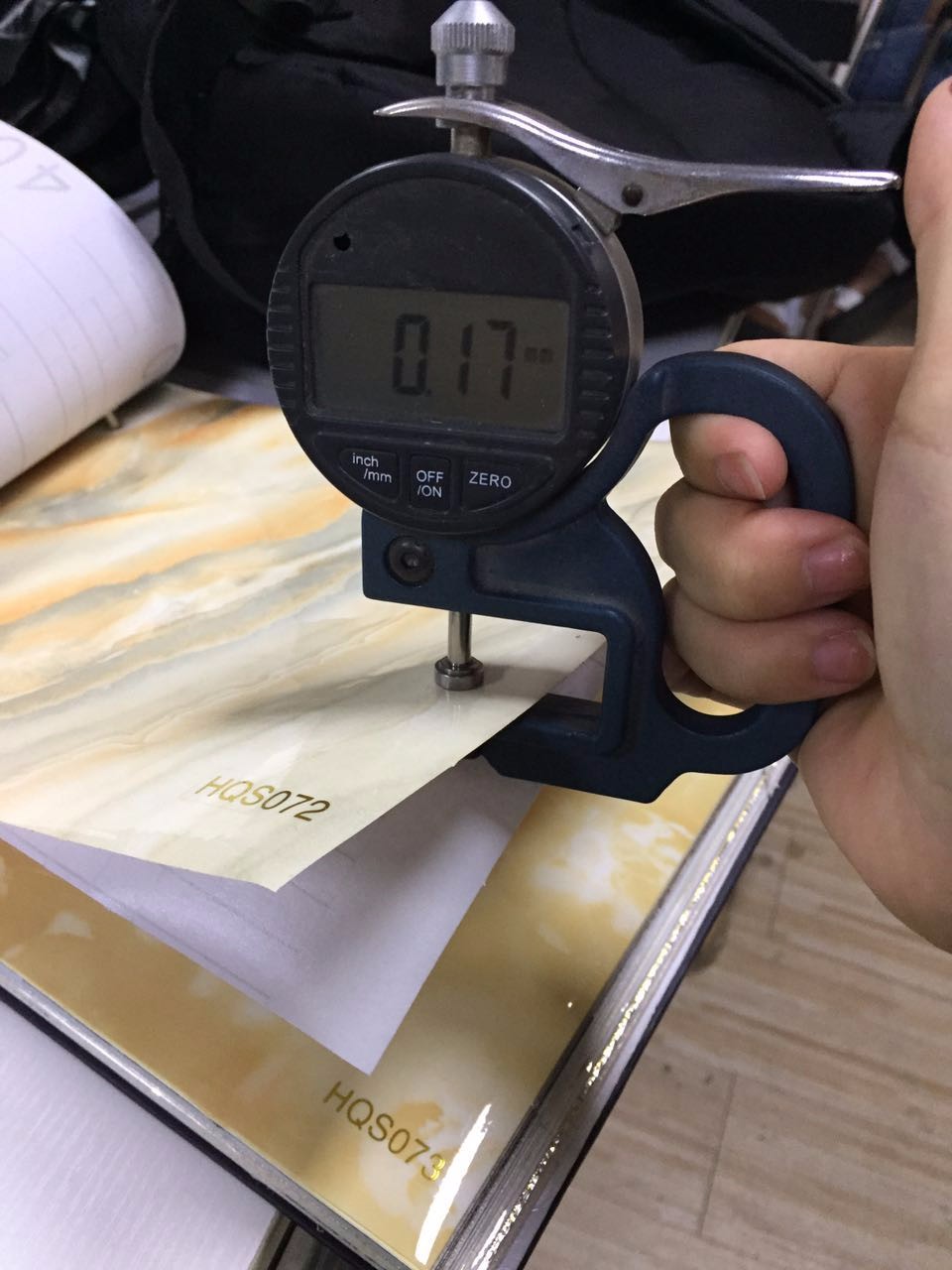 Peel Stick Marble Wallpaper Roll 60cm*10m Size for Table Cupboard Cabinet and Countertop Marble Design Granite Style