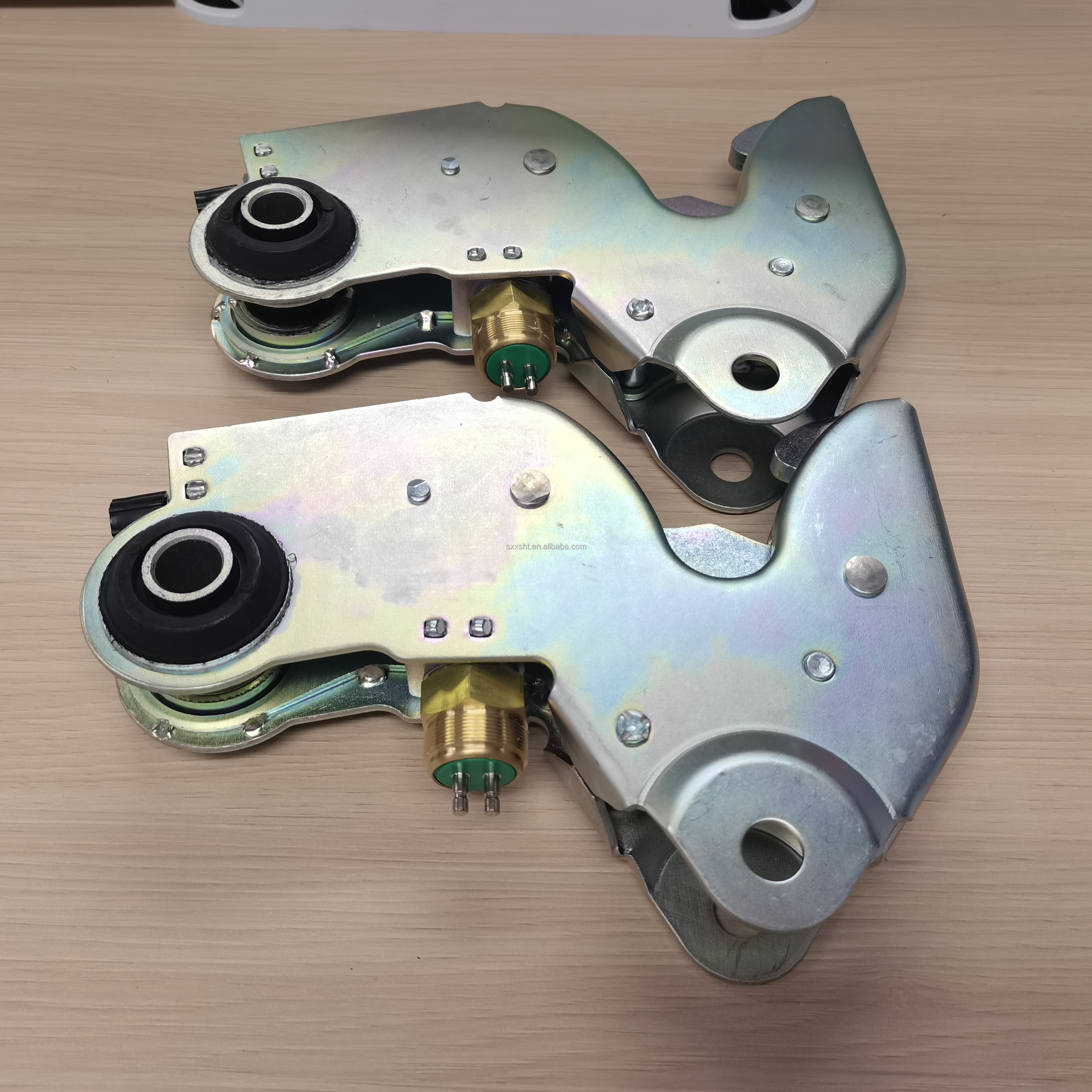 Size Standard Hydraulic Lock Wg1642440101DZ13241440090 for Shacman Truck Cab and HOWO