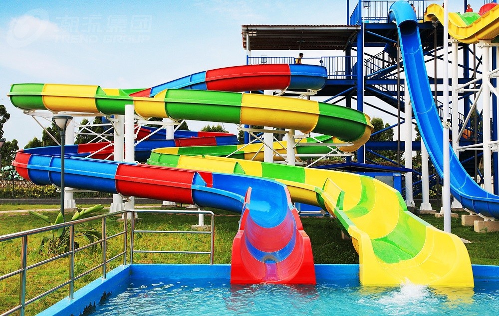 Large Custom Water Slides / Water Amusement Play Equipment For Families By Raft Or Body