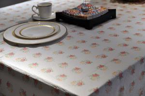 China Vintage Flower Party Paper Tablecloths 54x108&quot; Size OEM Service wholesale