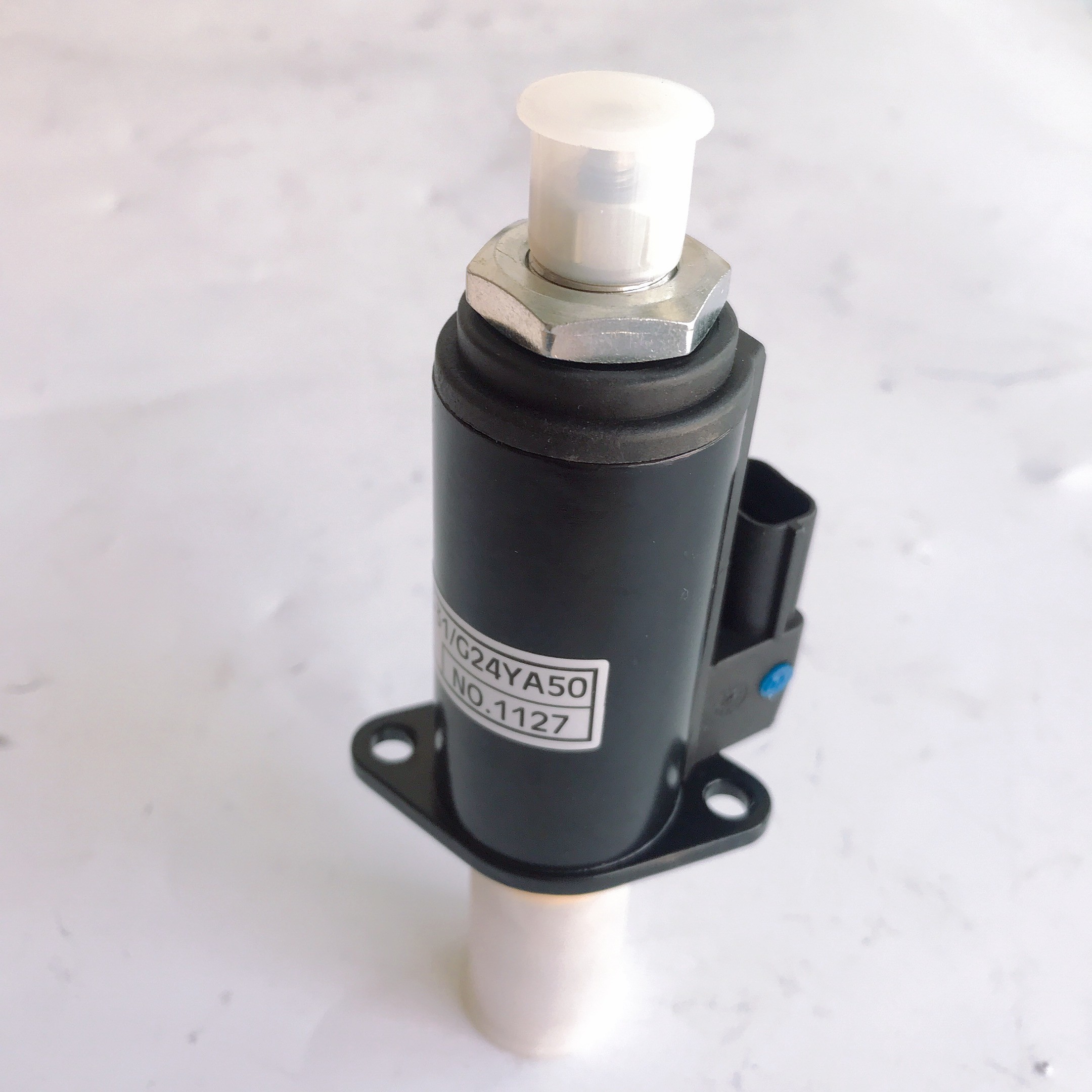 YN35V00051F1 Hydraulic Pump Solenoid Valve SK200-8