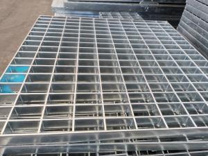 China Anti Corrosion Stair Treads Steel Grating 200mm ISO9001 Approved wholesale