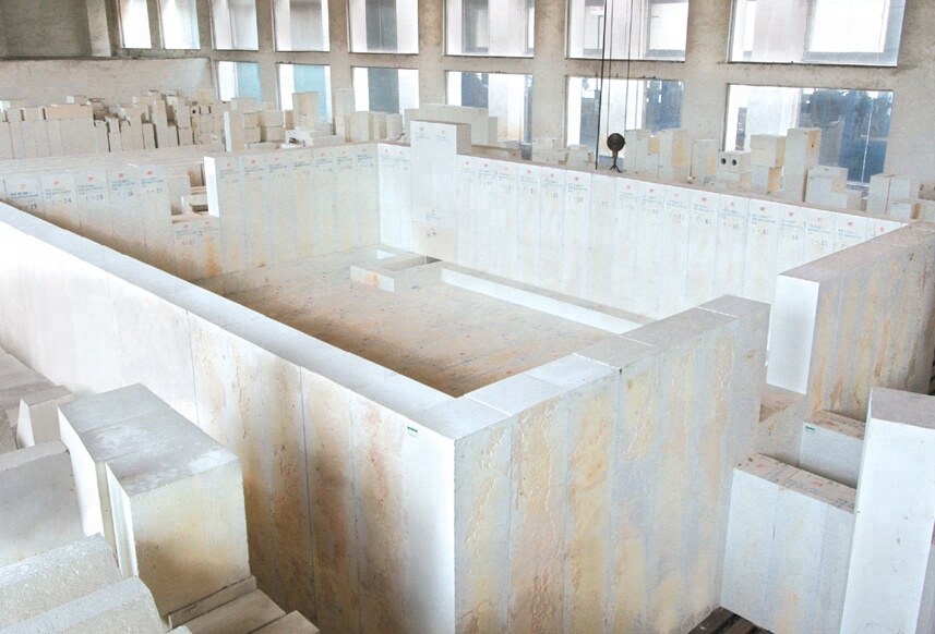 Temperature Industrial Furnace Solution Refractory Bricks Fireplaces With ≤1.00% Apparent Porosity And ≤0.3% CaO Content