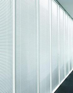 China Blackout Outdoor Aluminum Venetian Blind for easy operation Customized wholesale