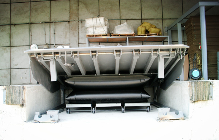 5 Years Free Warranty Airbag Dock Leveler 50Hz 750W Two Free Bumpers