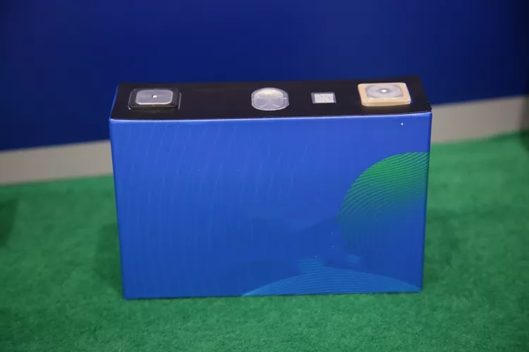 3.2v 105ah Lifepo4 Battery Prismatic Cells Deep Cycle Lifepo4 Prismatic Cells