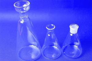 China Long Nozzle Lab Equipment Glassware Thermo Stable Wide Application wholesale