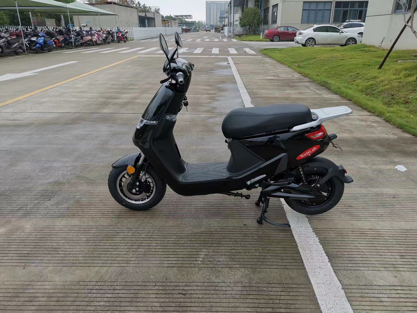 60-80km 72 Volt Electric Scooter 60 Volt 20Ah Lithium Battery