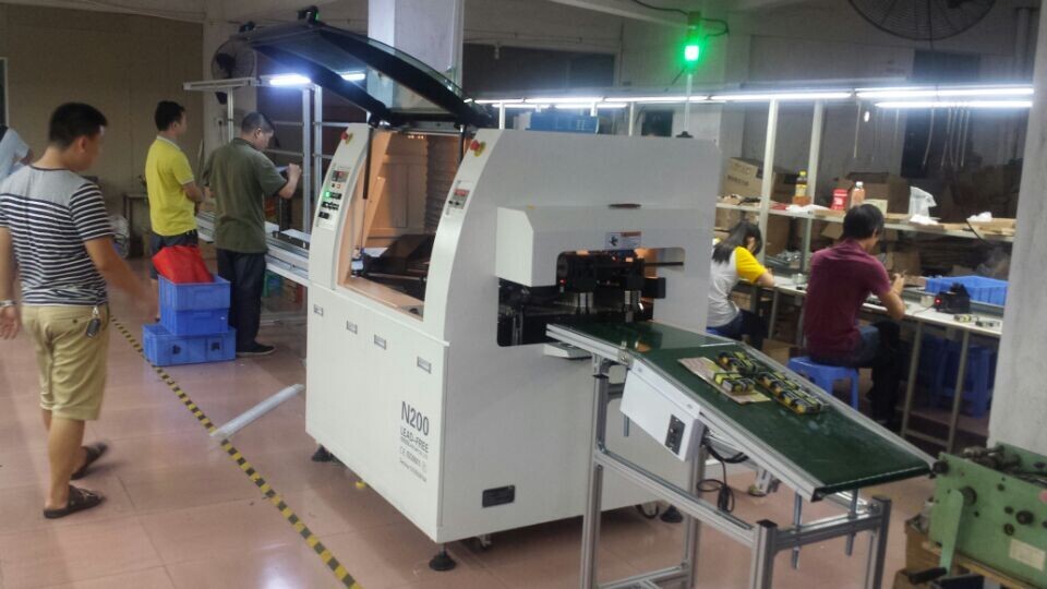 Double Wave SMD Soldering Machine Small Size With Non Stick Tin 1 Heating Zone
