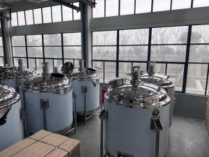 China Cylindrical Mixer Tank 380V Stainless Steel Industrial Mixing Tank wholesale