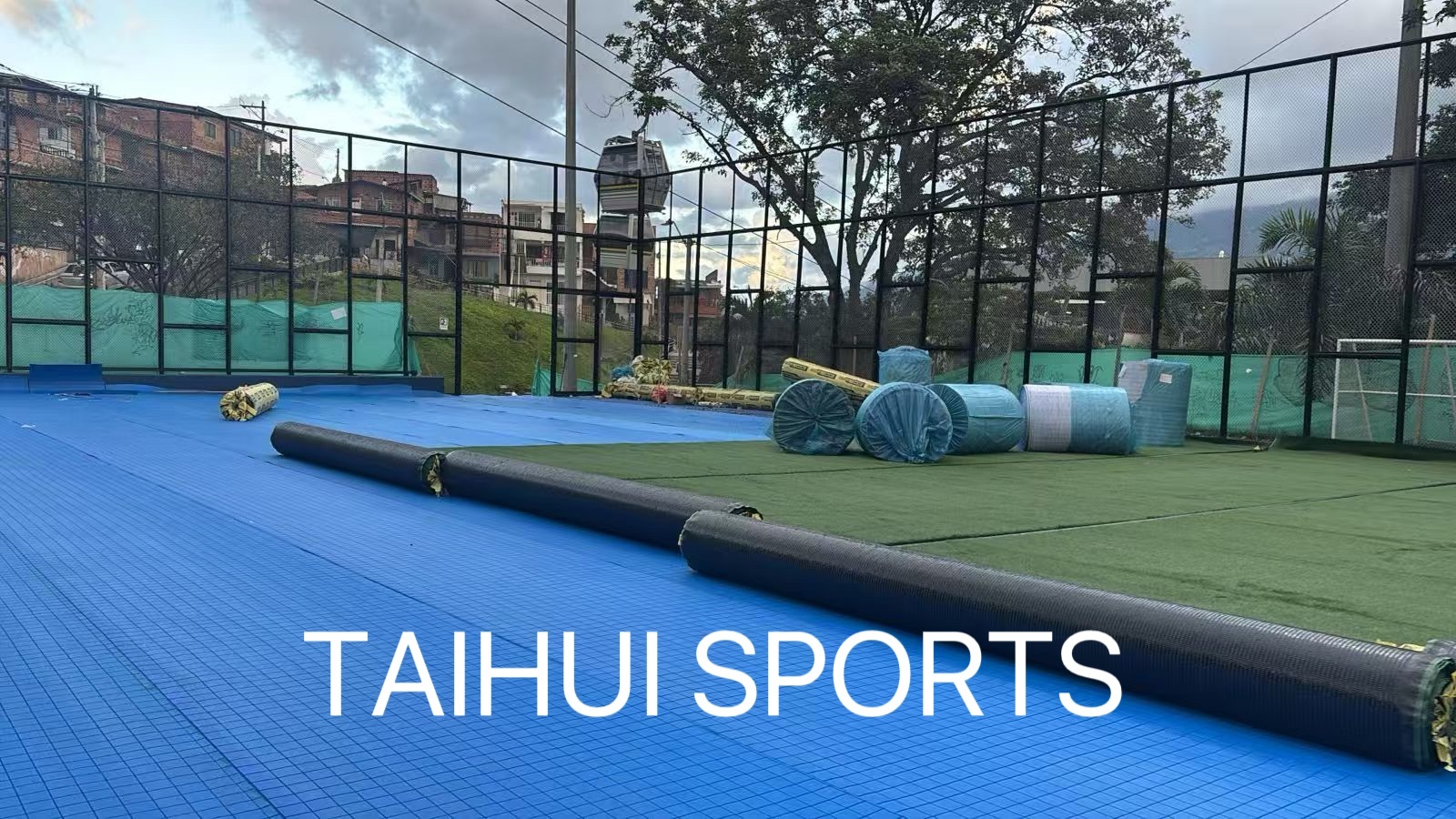 Synthetic Grass 40mm Height School Soccer Lawn Artificial Turf Roll Green Artificial Grass Carpet for Football Field