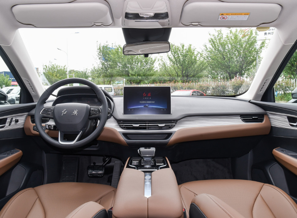 140Kw Hongqi EV Cars 5 Seat Sedan Small Size SUV Black