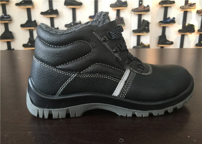 Man Made Fur Lining Mens Waterproof Work Shoes Heavy Duty Torsion Resistant